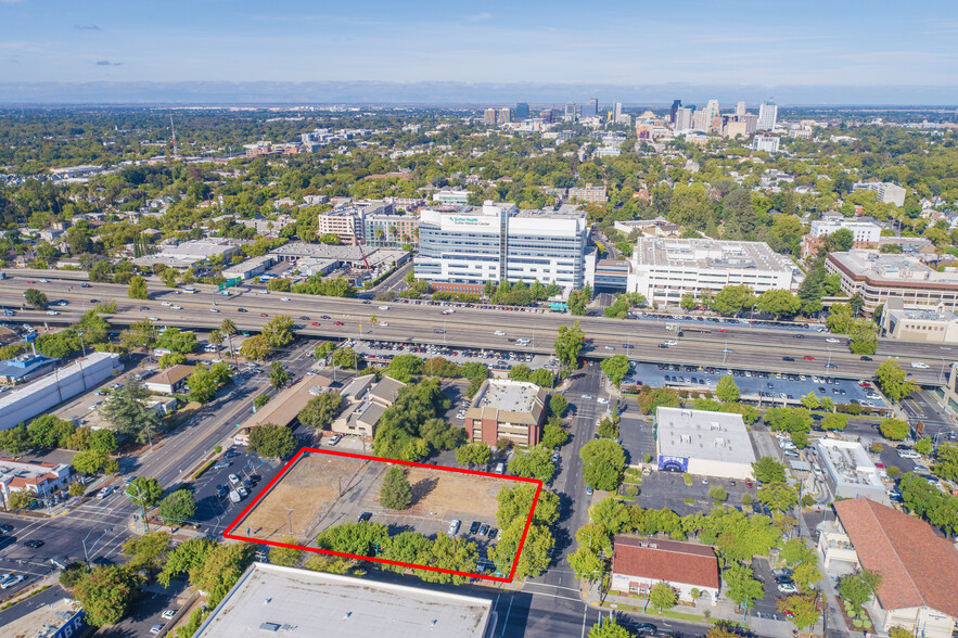 1218 Alhambra Blvd, Sacramento, CA en alquiler - Foto del edificio - Imagen 1 de 8