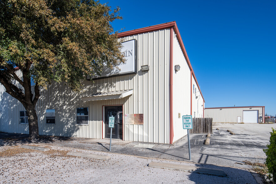 +69K SF Industrial Portfolio Near Austin cartera de 5 inmuebles en venta en LoopNet.es - Foto del edificio - Imagen 2 de 27