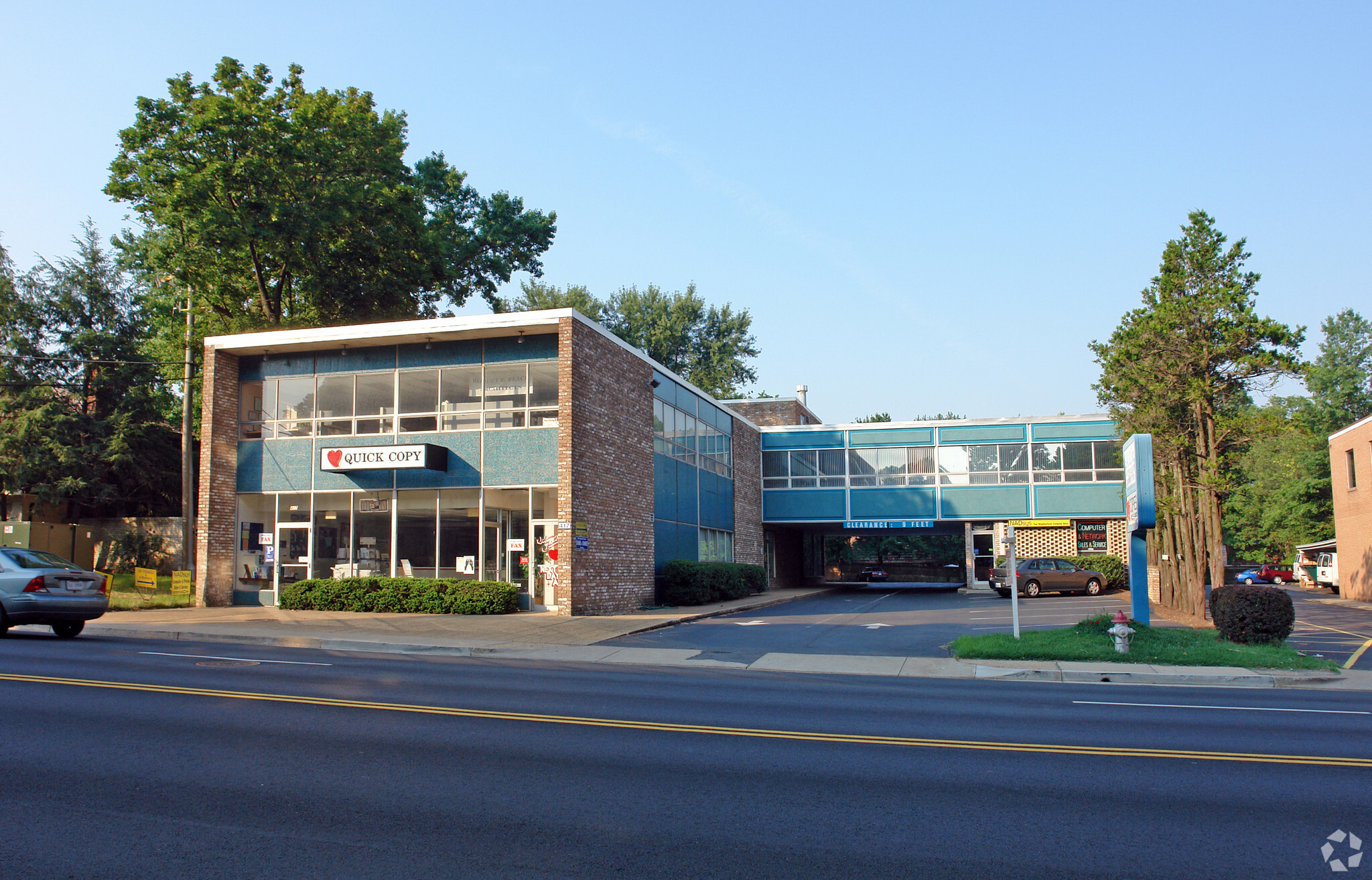 417 W Broad St, Falls Church, VA en alquiler Foto del edificio- Imagen 1 de 11