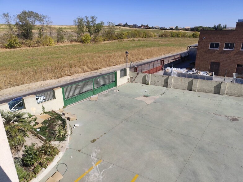 Nave en Griñón, Madrid en venta - Foto del edificio - Imagen 2 de 17