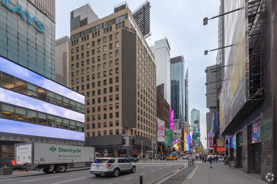 729 Seventh Ave, New York, NY en alquiler - Foto del edificio - Imagen 3 de 5