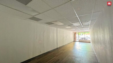 20812 Ventura Blvd, Woodland Hills, CA en alquiler Foto del interior- Imagen 2 de 2