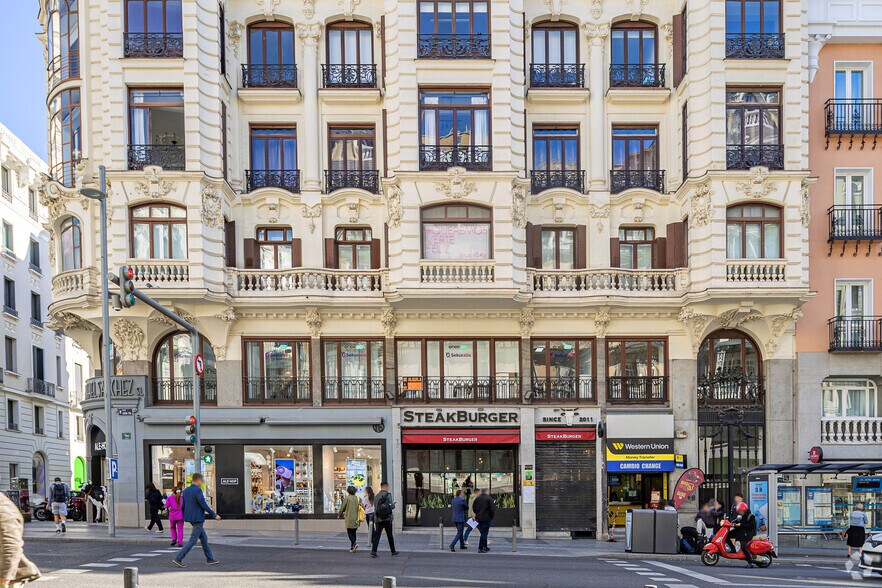 Calle Gran Vía, 16, Madrid, Madrid en alquiler - Foto del edificio - Imagen 3 de 3