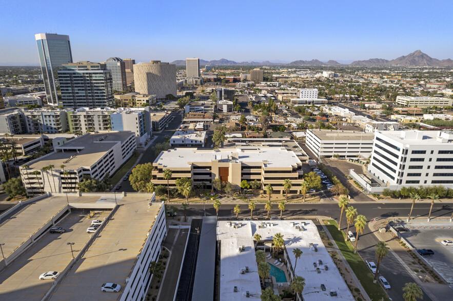 202 E Earll Dr, Phoenix, AZ en venta - Foto del edificio - Imagen 3 de 30