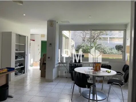 Local en Marseille en venta Foto del interior- Imagen 1 de 6