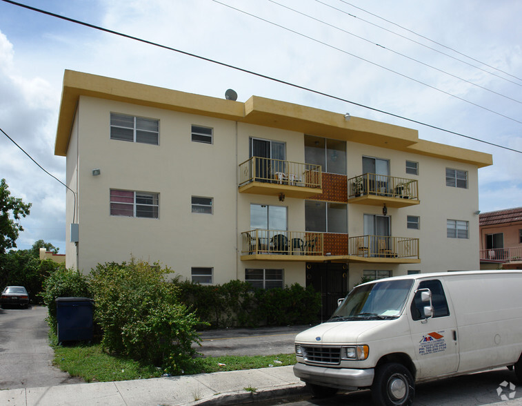 2120 SW 3rd St, Miami, FL en venta - Foto principal - Imagen 1 de 4