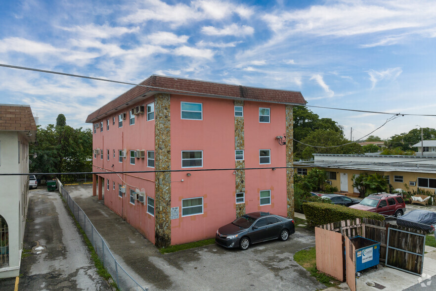 458 SW 9th St, Miami, FL en venta - Foto del edificio - Imagen 3 de 50