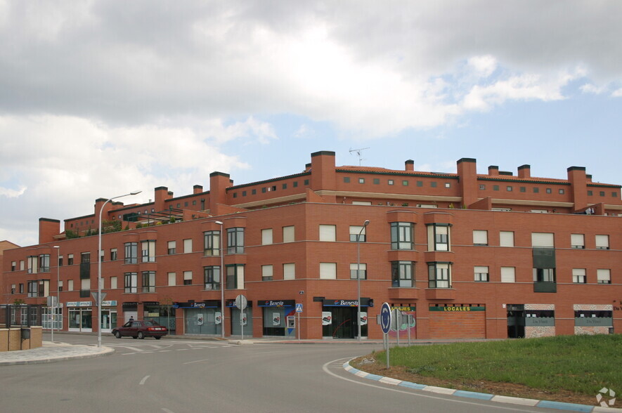 Avenida Meco, s/n, Azuqueca de Henares, Guadalajara en alquiler - Foto del edificio - Imagen 2 de 2