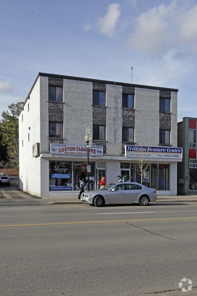 250 Lakeshore Rd E, Mississauga, ON en alquiler - Foto del edificio - Imagen 3 de 4