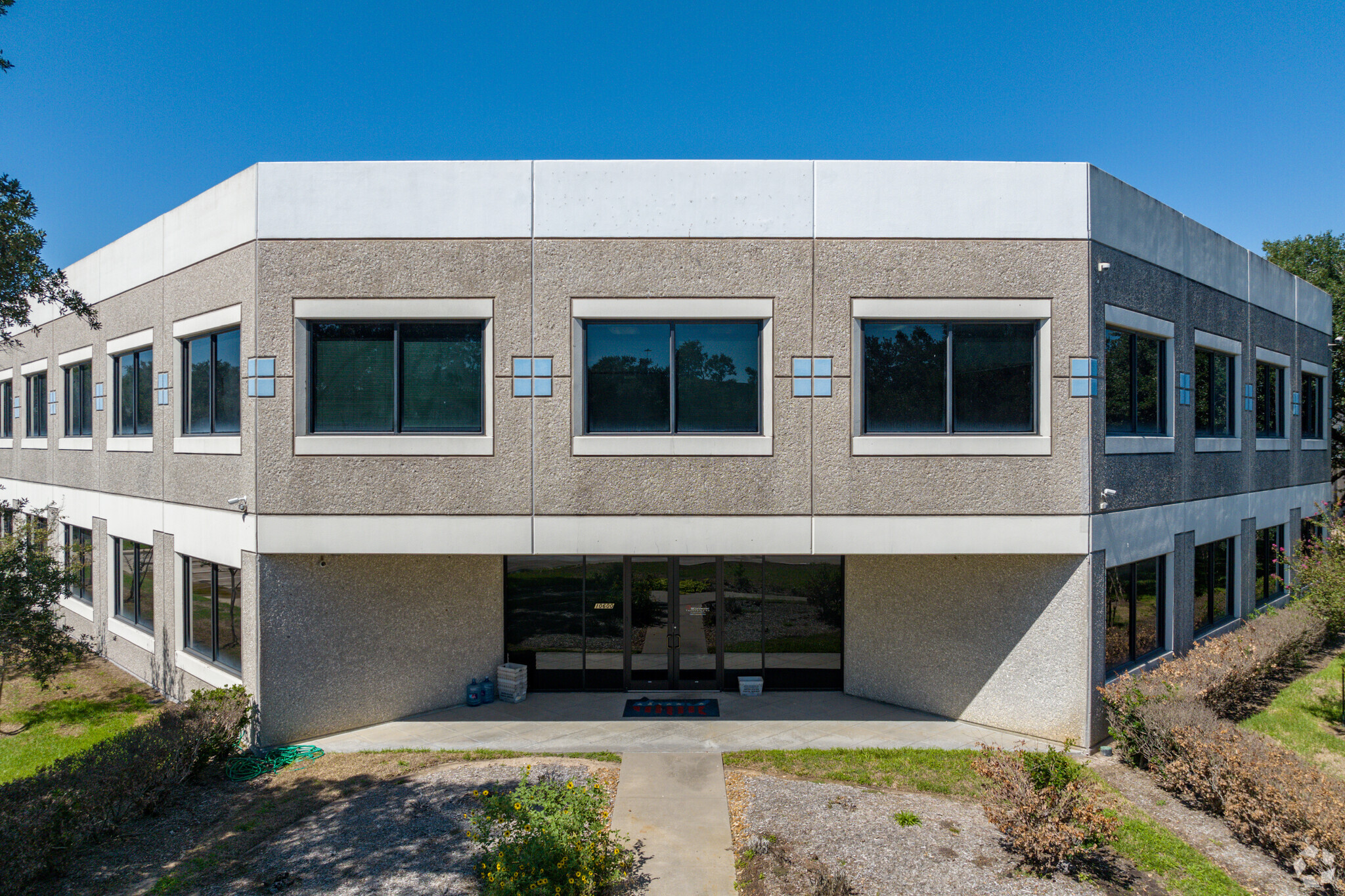 10600 Corporate Dr, Stafford, TX en alquiler Foto del edificio- Imagen 1 de 16