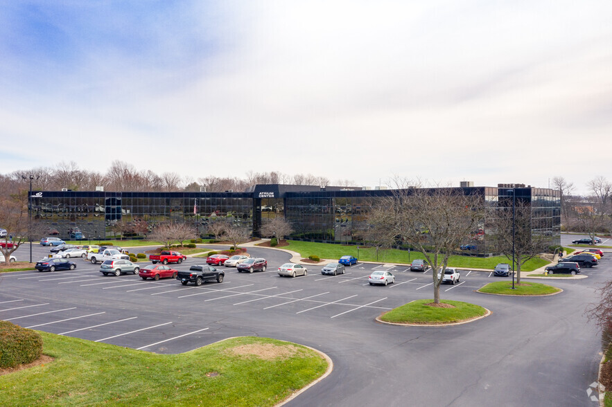 10400 Linn Station Rd, Louisville, KY en alquiler - Foto del edificio - Imagen 1 de 20