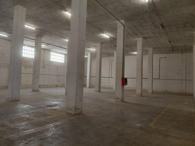 Nave en Paterna, Valencia en alquiler - Foto del interior - Imagen 1 de 7