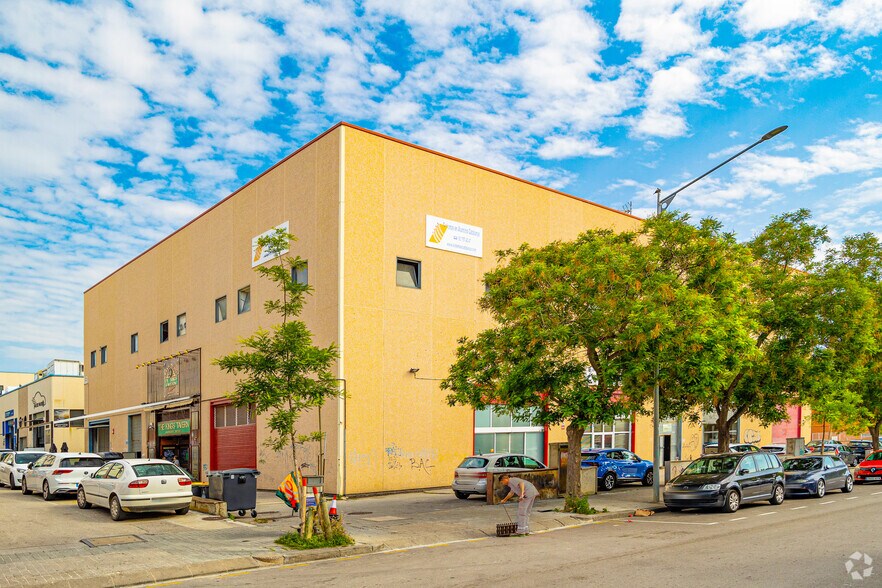 Nave en Mataró, Barcelona en venta - Foto del edificio - Imagen 2 de 2
