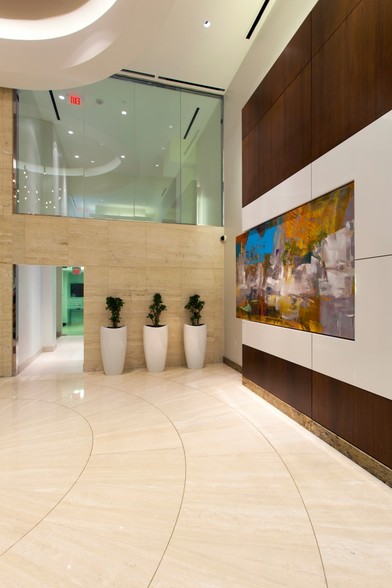 4514 Cole Ave, Dallas, TX en alquiler - Lobby - Imagen 3 de 4