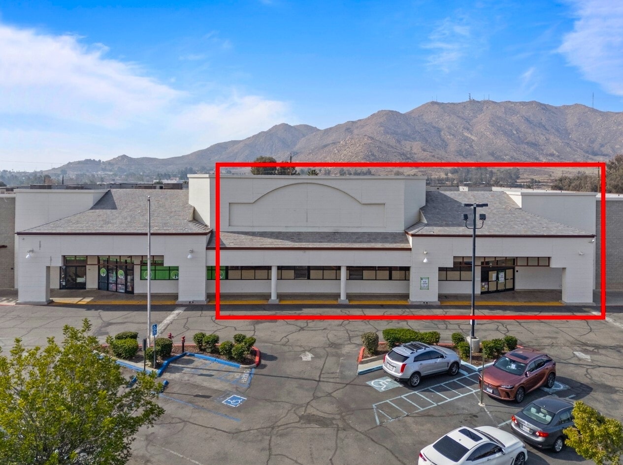 23575 Sunnymead Ranch Pky, Moreno Valley, CA en alquiler Foto del edificio- Imagen 1 de 16