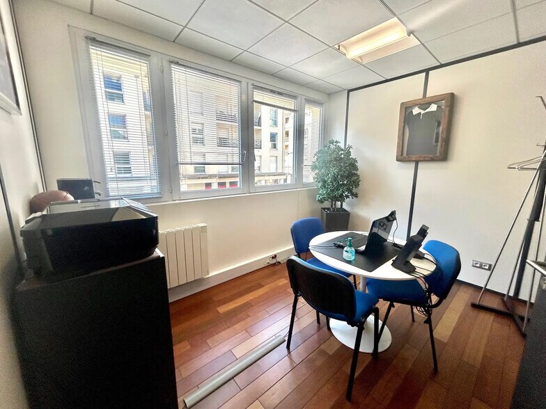 Oficina en Bussy-Saint-Georges en venta - Foto del edificio - Imagen 2 de 15