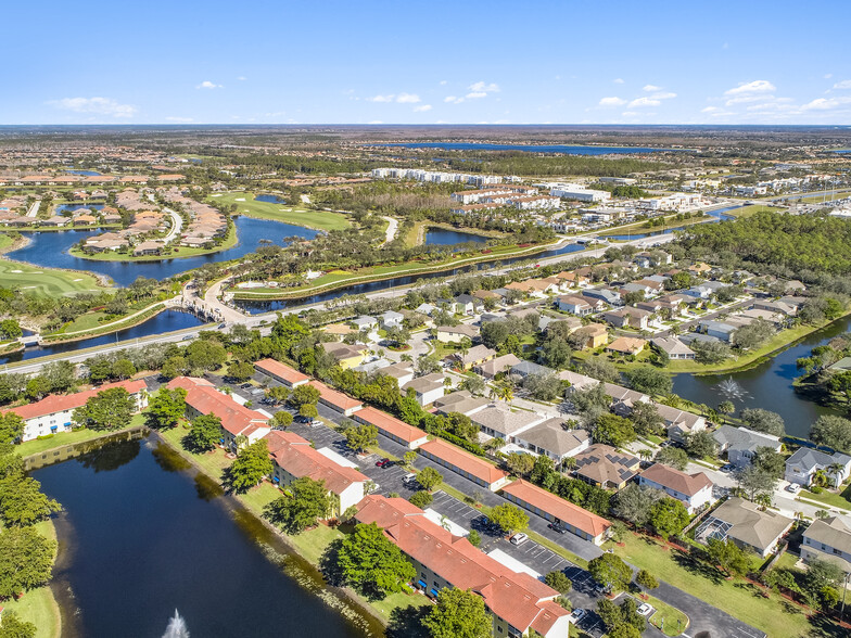 8243 Key Royal Cir, Naples, FL en venta - Foto del edificio - Imagen 2 de 6