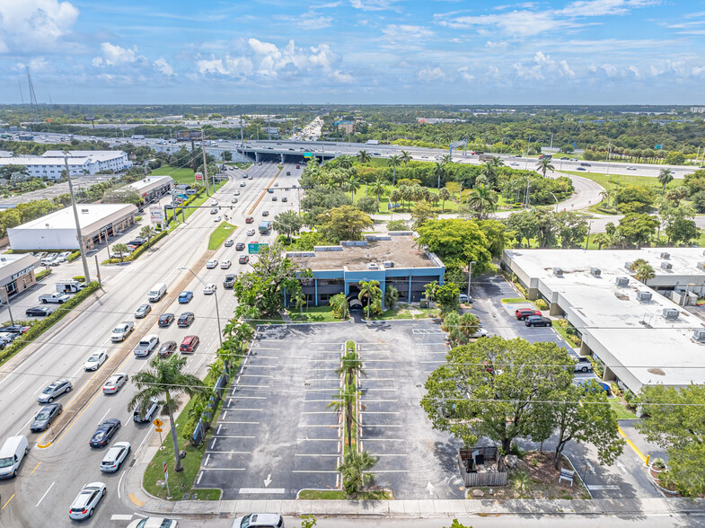 1061 W Oakland Park Blvd, Oakland Park, FL en venta - Foto del edificio - Imagen 3 de 14