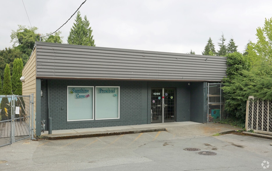 Deep Cove and Mount Seymour cartera de 2 inmuebles en venta en LoopNet.es - Foto principal - Imagen 1 de 2