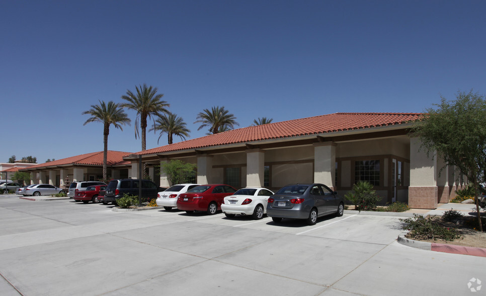 35400 Bob Hope Dr, Rancho Mirage, CA en venta - Foto principal - Imagen 1 de 57