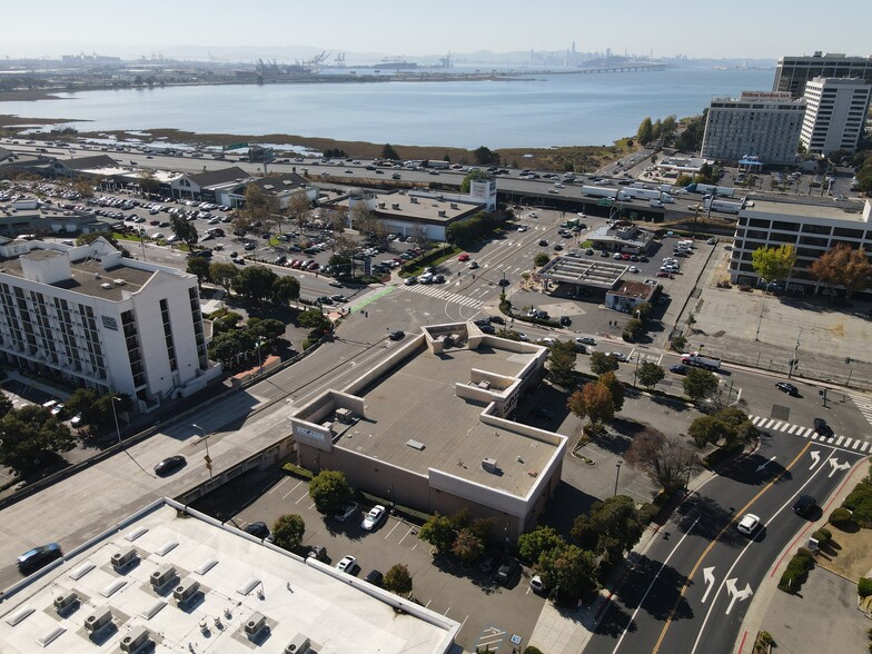 5800 Christie Ave, Emeryville, CA en alquiler - Foto del edificio - Imagen 2 de 5