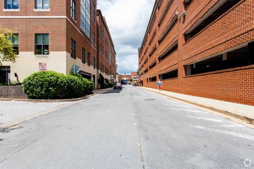 50 Carroll Creek Way, Frederick, MD en venta - Foto del edificio - Imagen 3 de 6