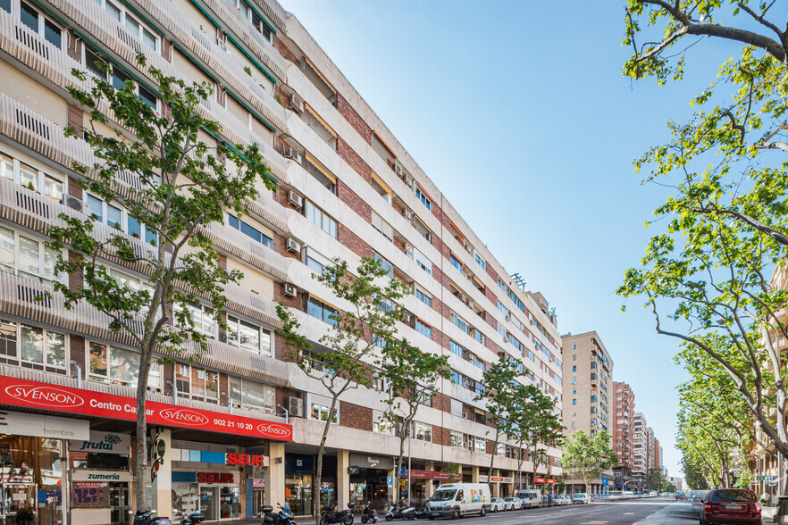 Calle de Orense, 26, Madrid, Madrid en alquiler - Foto del edificio - Imagen 2 de 2