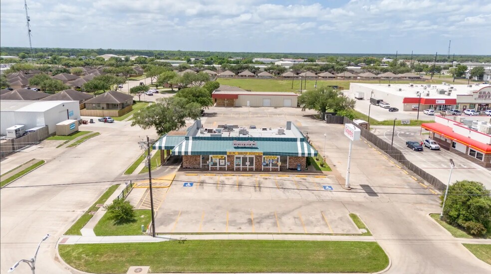 4201 N Navarro St, Victoria, TX en venta - Foto del edificio - Imagen 1 de 70