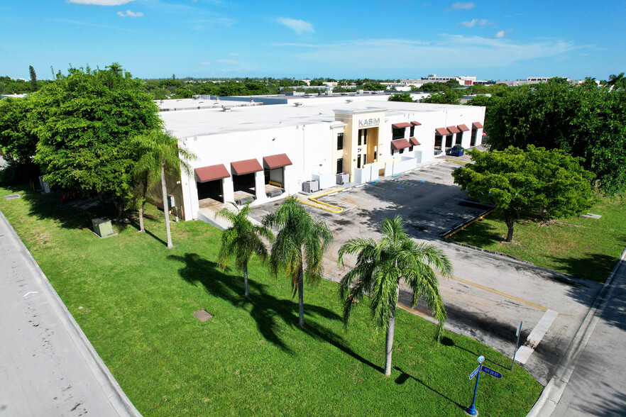 2797 NW 105th Ave, Miami, FL en alquiler - Foto del edificio - Imagen 1 de 19