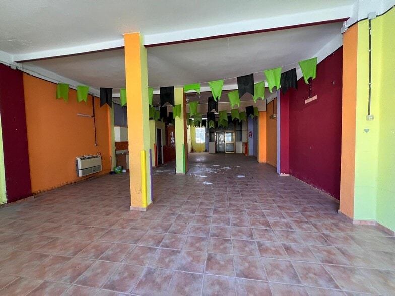 Local en Llíria en venta - Foto del edificio - Imagen 3 de 8