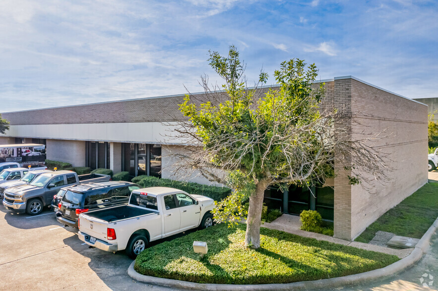 2201 Denton Dr, Austin, TX en alquiler - Foto del edificio - Imagen 1 de 4