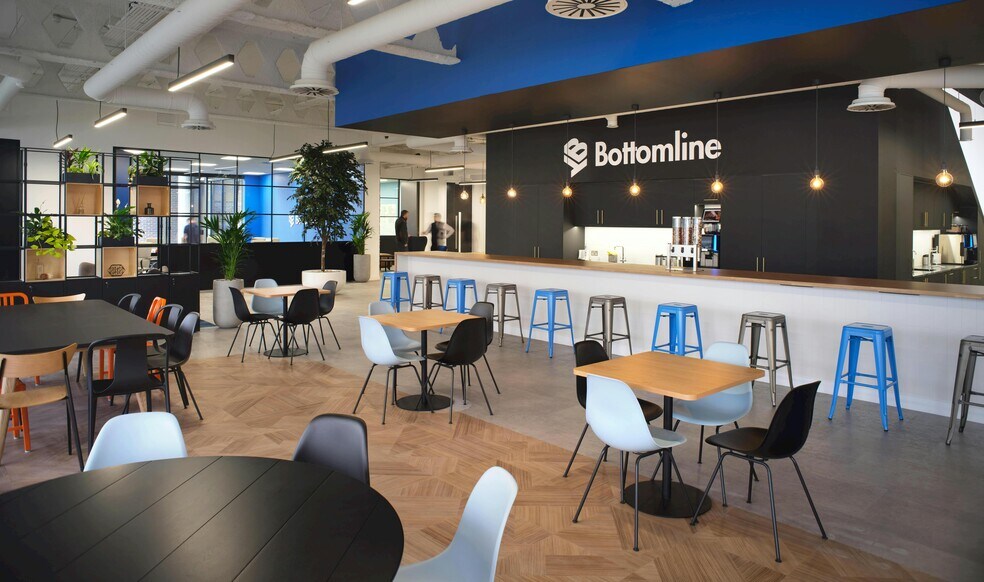 Waterside Dr, Reading en alquiler - Foto del edificio - Imagen 2 de 7