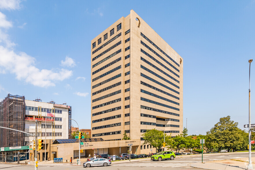 118-35 Queens Blvd, Forest Hills, NY en alquiler - Foto del edificio - Imagen 1 de 4