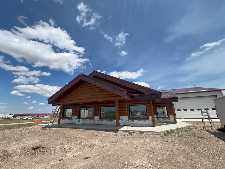 4703 I-90 Service rd, Box Elder, SD en alquiler - Foto del edificio - Imagen 1 de 16