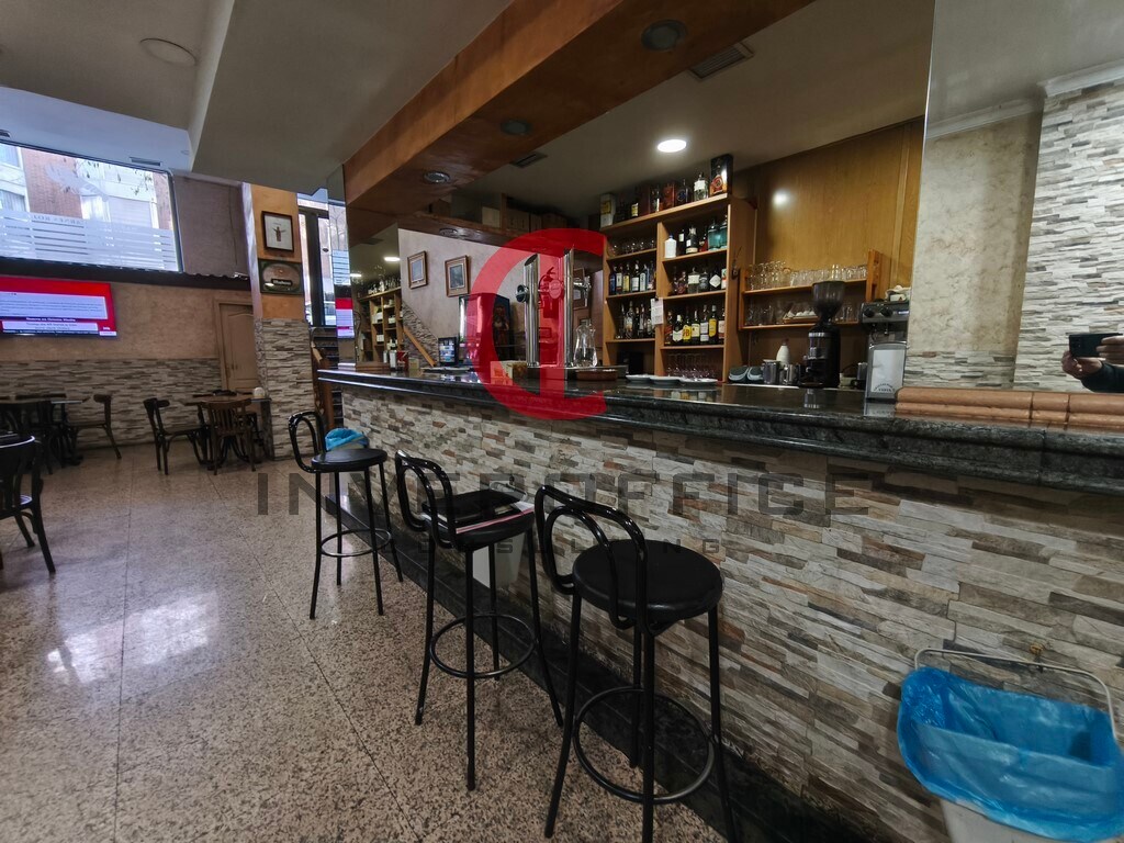 Madrid, MAD 28005 - Unidad 1 -  - Foto del interior - Image 1 of 2