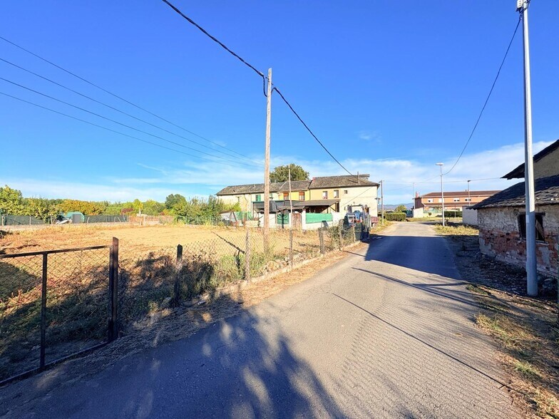 Terreno en Ponferrada, León en venta - Foto del edificio - Imagen 2 de 4