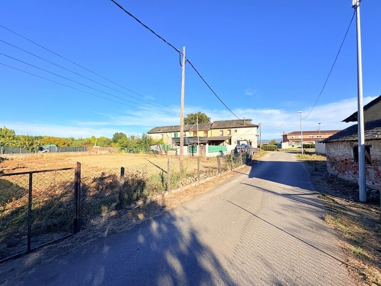 Terreno en Ponferrada, León en venta - Foto del edificio - Imagen 2 de 4