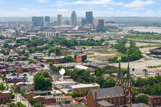 1320 E Washington St, Louisville, KY - VISTA AÉREA  vista de mapa - Image1