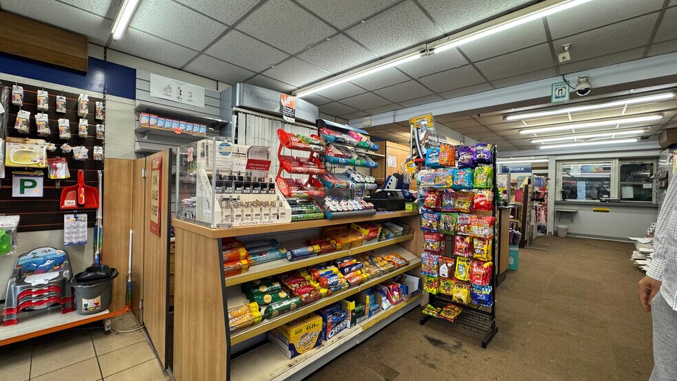 30 High St, Bagshot en venta - Foto del interior - Imagen 2 de 5