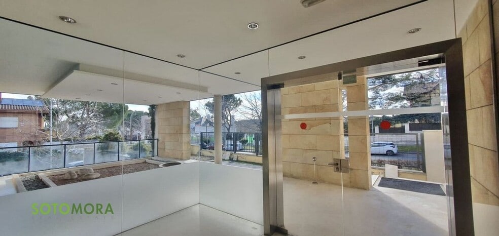 Oficina en Madrid, Madrid en alquiler - Foto del edificio - Imagen 2 de 33