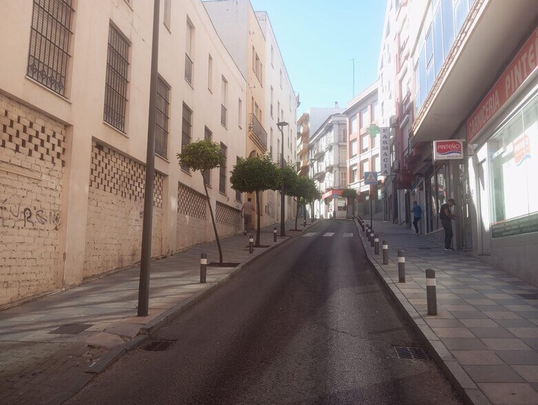 Oficina en Algeciras, Cádiz en venta - Foto del edificio - Imagen 2 de 2