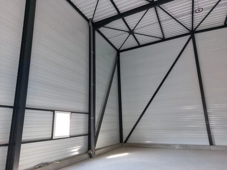 Nave en Brignoles en alquiler - Foto del interior - Imagen 2 de 7