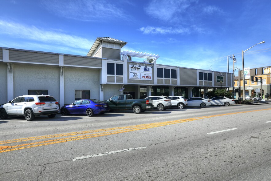 2045 14th Ave, Vero Beach, FL en venta - Foto del edificio - Imagen 3 de 58