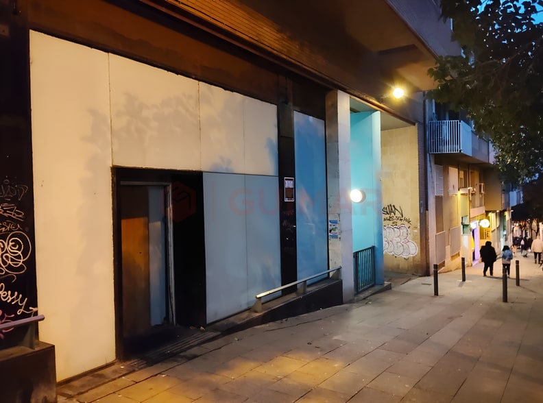 Edificio residencial en Barcelona, Barcelona en venta - Foto del edificio - Imagen 2 de 4