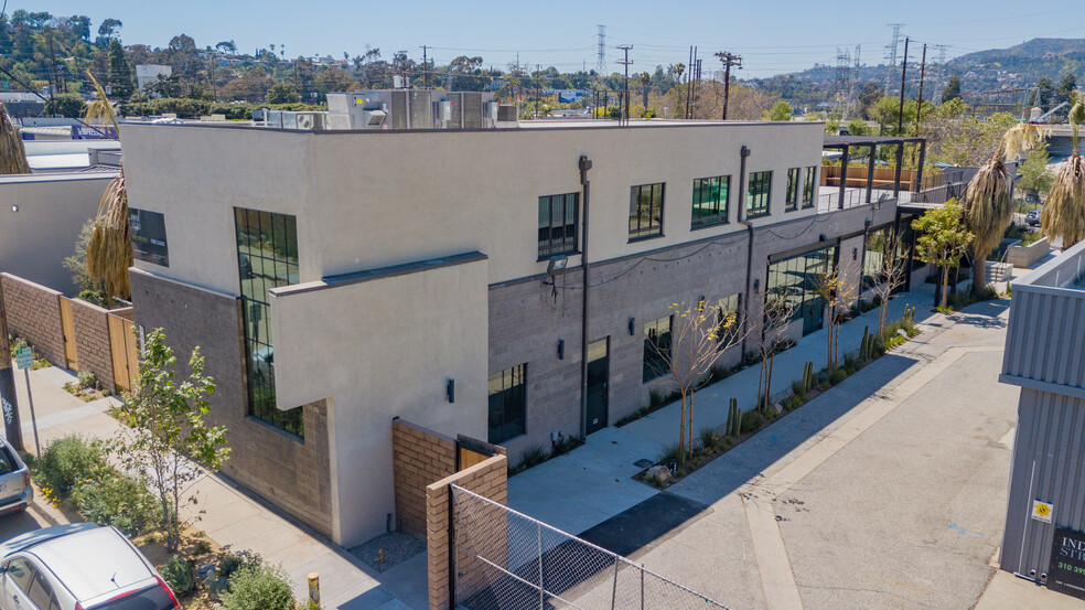 3021 Gilroy St, Los Angeles, CA en alquiler - Foto del edificio - Imagen 3 de 18