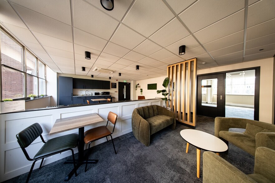 1 Wellington Rd N, Stockport en alquiler - Foto del edificio - Imagen 2 de 18