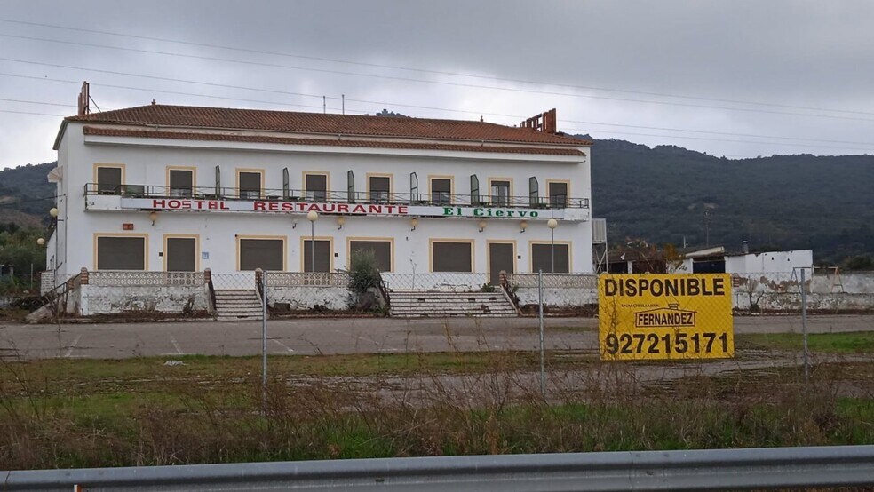 Hotel y hospedaje en Aliseda, Cáceres en venta - Foto del edificio - Imagen 1 de 1