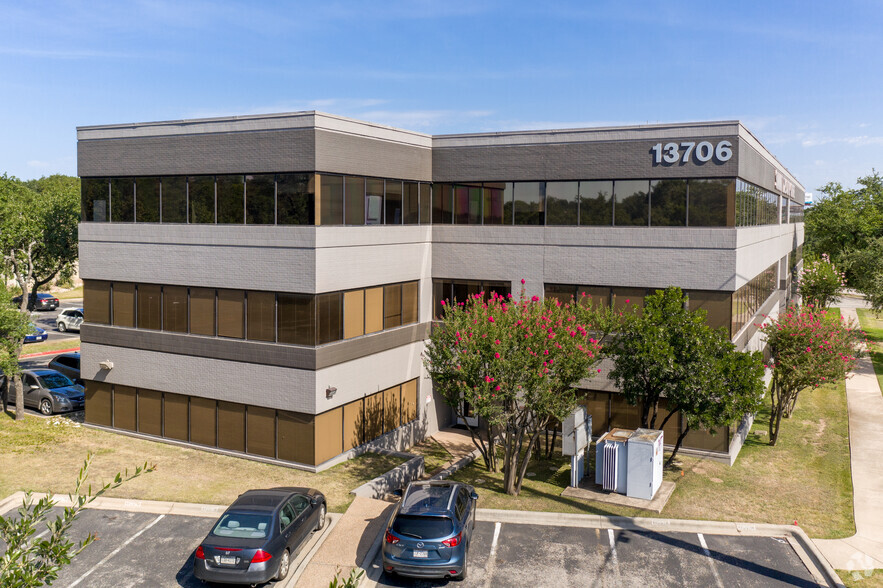 13706 Research Blvd, Austin, TX en alquiler - Foto del edificio - Imagen 2 de 11