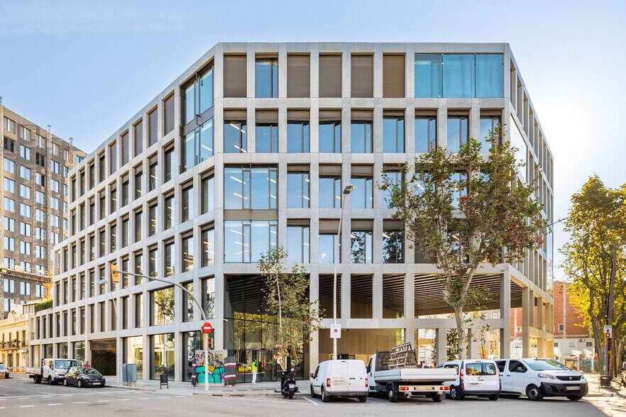 Oficina en Barcelona, Barcelona en alquiler - Foto del edificio - Imagen 2 de 7