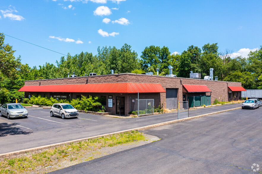 2000 Hartel St, Levittown, PA en alquiler - Foto del edificio - Imagen 2 de 9